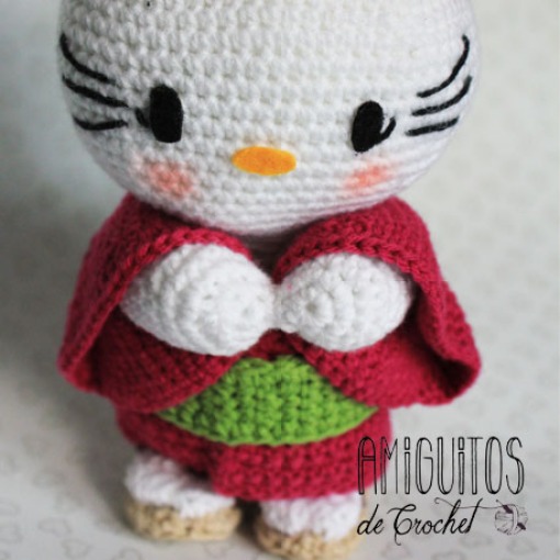 Hello Kitty vestida de geisha-amiguitos de crochet